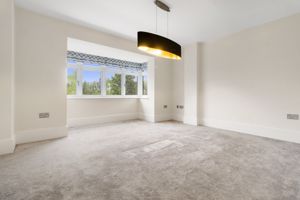 Sitting room/dining room - click for photo gallery